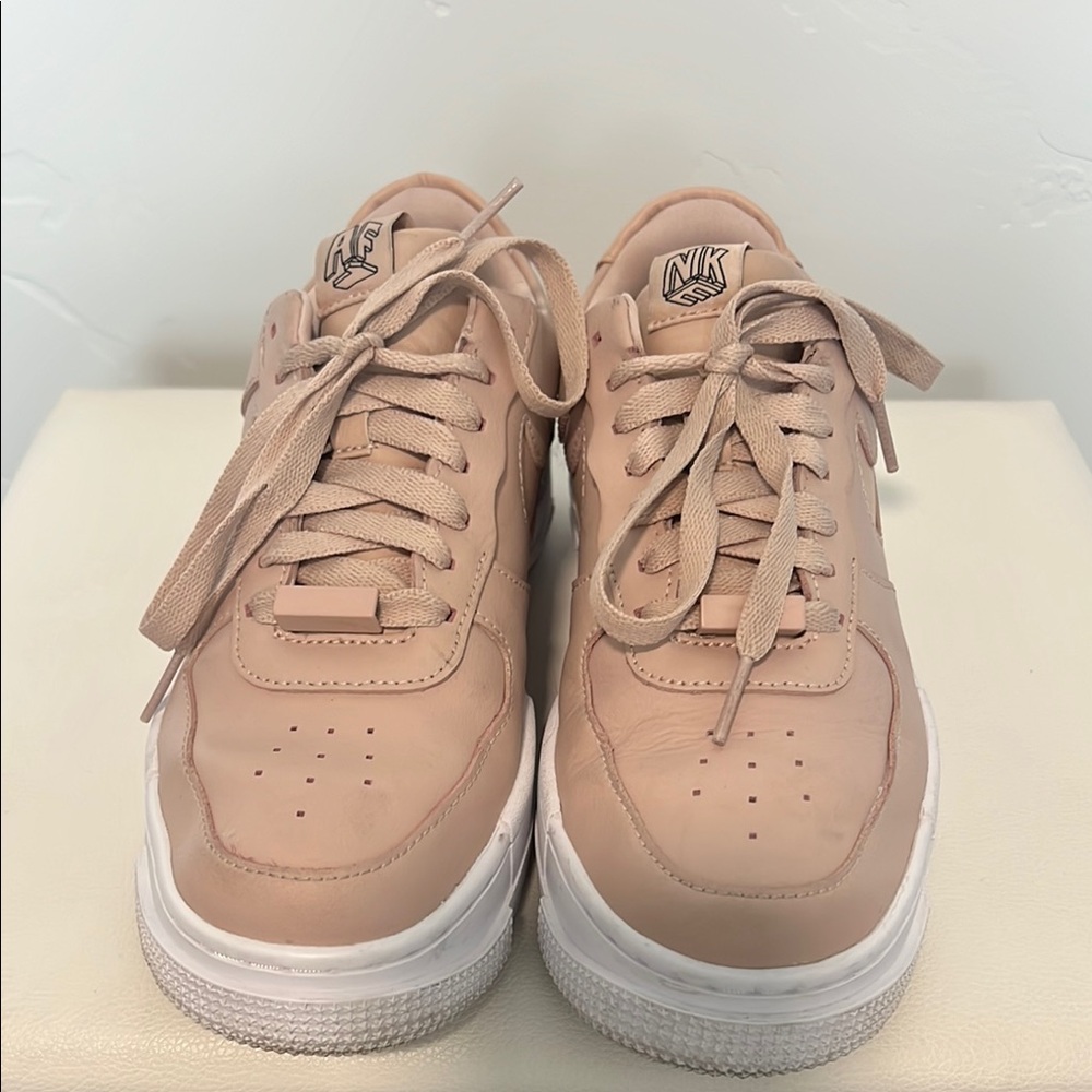 Hardly worn- Women’s Nike Air Force Ones-Pink
